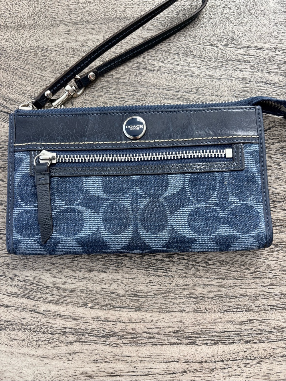 Vintage Y2K Coach Poppy Signature Denim Zippy Wristlet Excellent Condition
